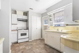 6520 St Moritz Ave, Dallas, TX 75214 - Photo 15