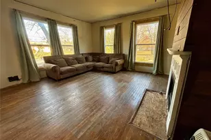 725 W 10th St, Bonham, TX 75418 - Photo 5