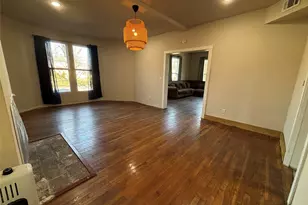 725 W 10th St, Bonham, TX 75418 - Photo 11