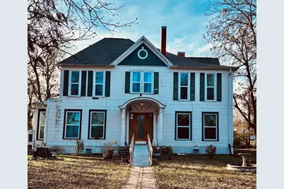 725 W 10th Street, Bonham, TX 75418 - Photo 1