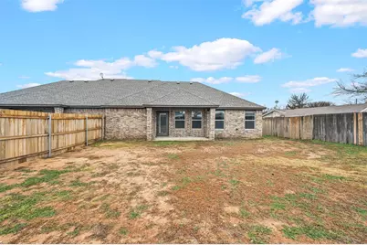 228 Saint Charles Drive #B, Springtown, TX 76082 - Photo 17