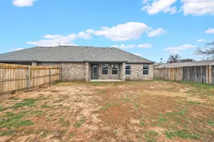 228 St Charles Dr, Springtown, TX 76082 - Photo 17