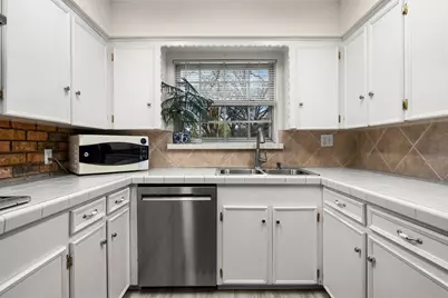 9551 E Lake Highlands Drive, Dallas, TX 75218 - Photo 11