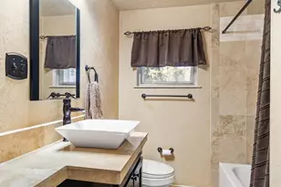 9551 E Lake Highlands Dr, Dallas, TX 75218 - Photo 23