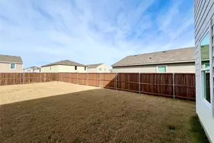 829 Bluffview Dr, Cleburne, TX 76031 - Photo 39