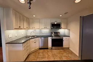 3175 Golden Oak Ct, Farmers Branch, TX 75234 - Photo 9