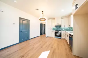 801 E Brown St, Ennis, TX 75119 - Photo 17