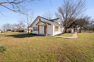 801 E Brown St, Ennis, TX 75119 - Photo 1