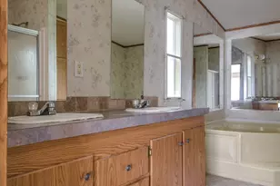 6527 Blue Water Ct, Granbury, TX 76049 - Photo 3