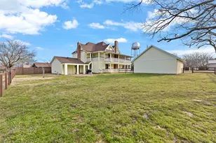 304 N Church St, Pilot Point, TX 76258 - Photo 39