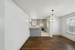 932 N Woods St, Sherman, TX 75092 - Photo 9