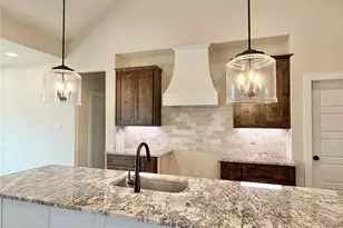 1008 Sabrina Ct, Weatherford, TX 76085 - Photo 9