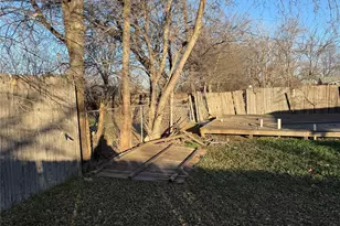 1733 Continental Dr, Blue Mound, TX 76131 - Photo 25