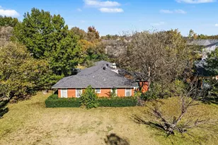 9734 Mixon Dr, Dallas, TX 75220 - Photo 13