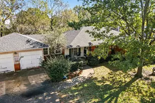 9734 Mixon Dr, Dallas, TX 75220 - Photo 9