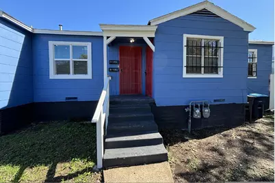 2645 Canberra Court, Fort Worth, TX 76105 - Photo 3