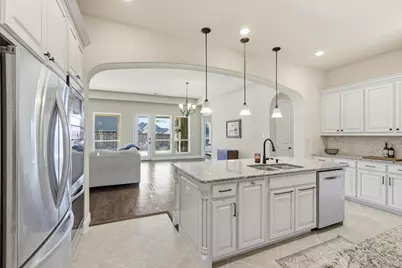 4851 Livingston Drive, Frisco, TX 75033 - Photo 9