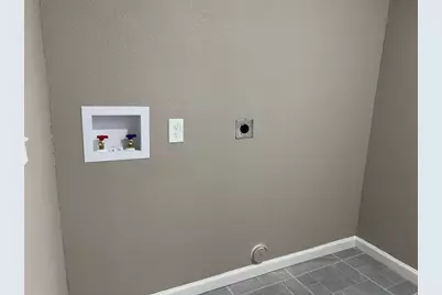 202 1/2 N Morris Street, Gainesville, TX 76240 - Photo 13