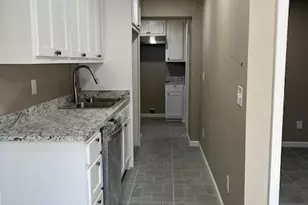 202 1/2 N Morris St, Gainesville, TX 76240 - Photo 3