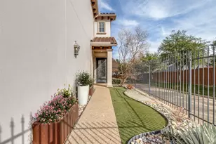 14739 Stanford Ct, Addison, TX 75254 - Photo 3