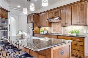 14739 Stanford Ct, Addison, TX 75254 - Photo 9