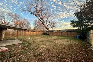 2704 Buena Vista Dr, Arlington, TX 76010 - Photo 15