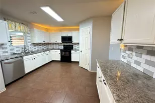 2032 Cap Rock Ln, Grand Prairie, TX 75052 - Photo 5