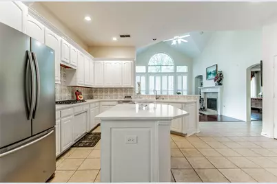 3920 Autumn Lane, Bedford, TX 76021 - Photo 13