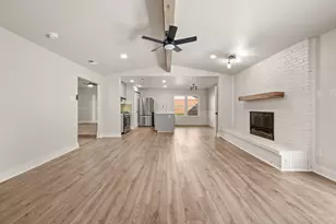 4 Robins Nest Dr, Lake Dallas, TX 75065 - Photo 9