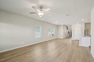 613 Clover Crk Dr, McKinney, TX 75071 - Photo 9