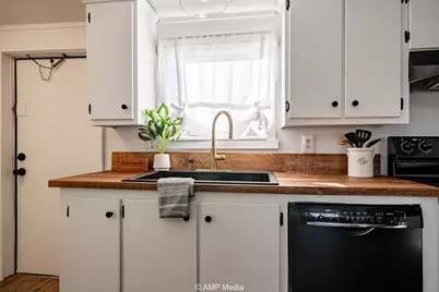 1125 Market Street, Tye, TX 79563 - Photo 13