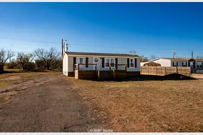 1125 Market Street, Tye, TX 79563 - Photo 3