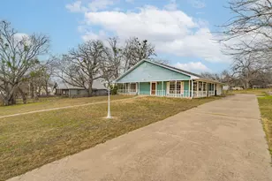 301 E 2nd St, Weatherford, TX 76086 - Photo 3