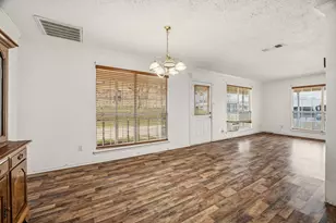 301 E 2nd St, Weatherford, TX 76086 - Photo 9