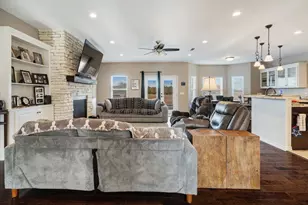 305 County Rd 45800, Blossom, TX 75416 - Photo 7