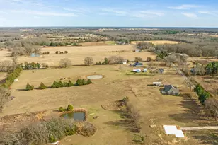 305 County Rd 45800, Blossom, TX 75416 - Photo 29