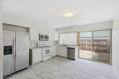 1113 Kingston Drive, Lewisville, TX 75067 - Photo 7