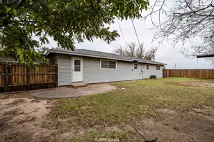 510 W Irving St, Munday, TX 76371 - Photo 21