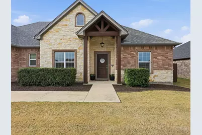 810 Chestnut Grove Drive, Cleburne, TX 76033 - Photo 7