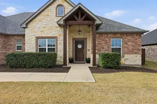 810 Chestnut Grove Dr, Cleburne, TX 76033 - Photo 7