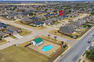 810 Chestnut Grove Dr, Cleburne, TX 76033 - Photo 5