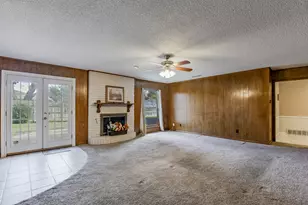 1609 Delta Dr, Arlington, TX 76012 - Photo 9