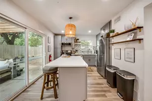 1201 Woodbrook St, Arlington, TX 76011 - Photo 7