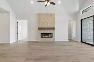 201 Cross Timbers St, Azle, TX 76020 - Photo 9