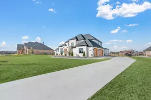 1805 Laguna Bay S, Pelican Bay, TX 76020 - Photo 3