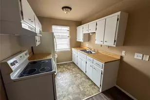 1206 W Hunt St, Sherman, TX 75092 - Photo 3