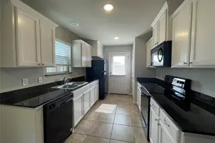 3033 Weave Ct, Granbury, TX 76049 - Photo 3