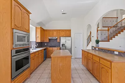 11712 Pheasant Creek Drive, Fort Worth, TX 76244 - Photo 13