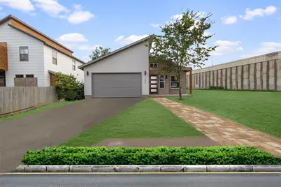 830 E Powell Avenue, Fort Worth, TX 76104 - Photo 1