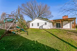 2501 Cherry Blossom Ln, Bedford, TX 76021 - Photo 25